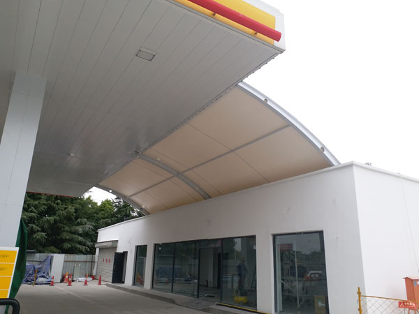 景观膜结构车棚带有哪些优势？